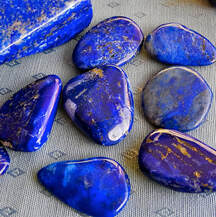 Lapis Lazuli crystals healing